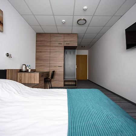 Hut Pus Spolka Akcyjna Hotel Krakow Luaran gambar